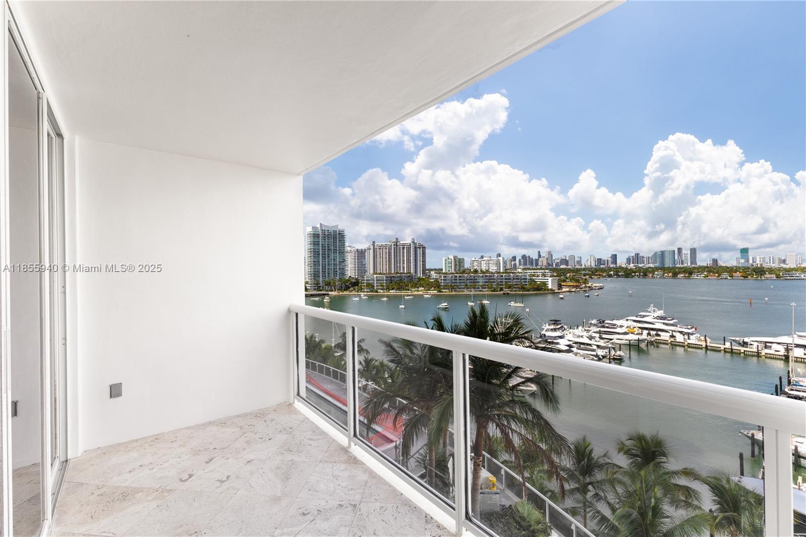 SUNSET HARBOUR SOUTH COND - Residential