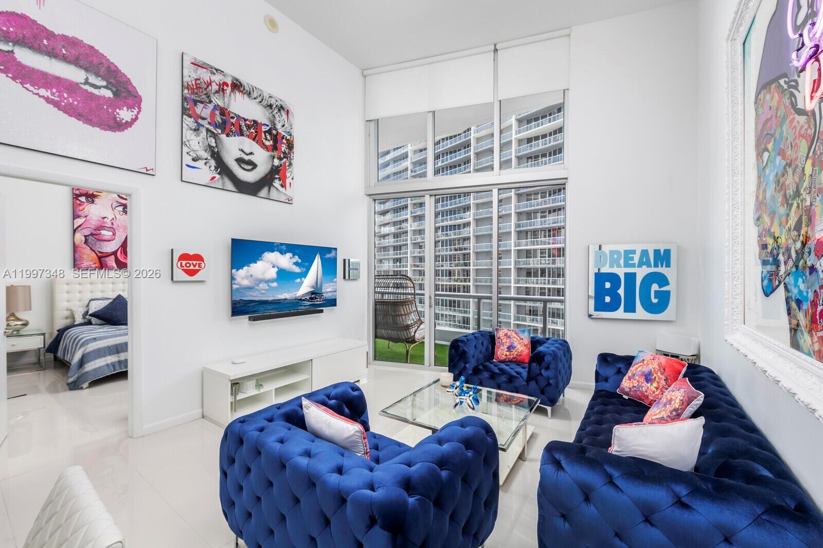 475 Brickell Ave 2811