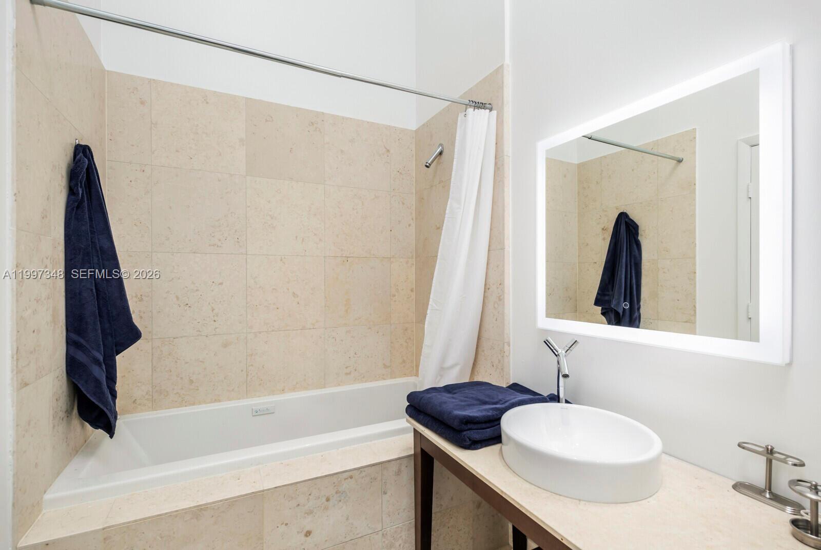 ICONBRICKELL CONDO NO 1 - Residential Lease