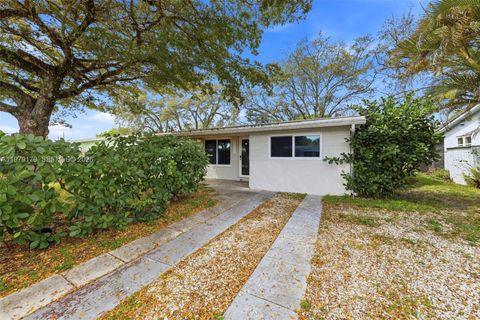 4561 SW 25th Ter Dania Beach FL 33312