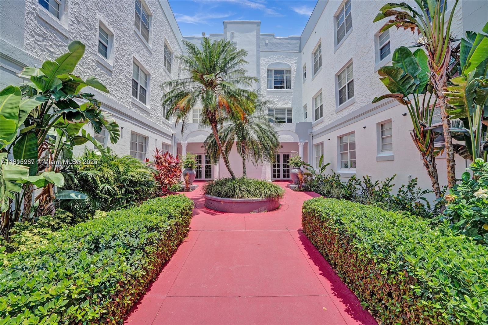 1200 Euclid Ave 206, Miami Beach, Miami-Dade County, Florida - 1 Bedrooms  
1 Bathrooms - 