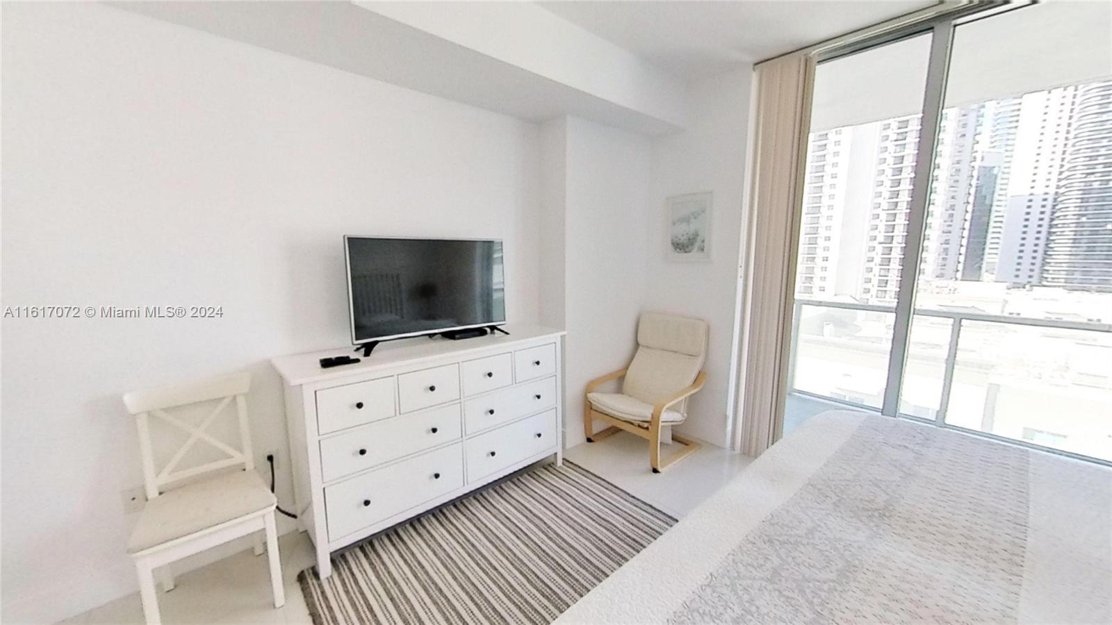 THE AXIS ON BRICKELL II C - Residential Lease