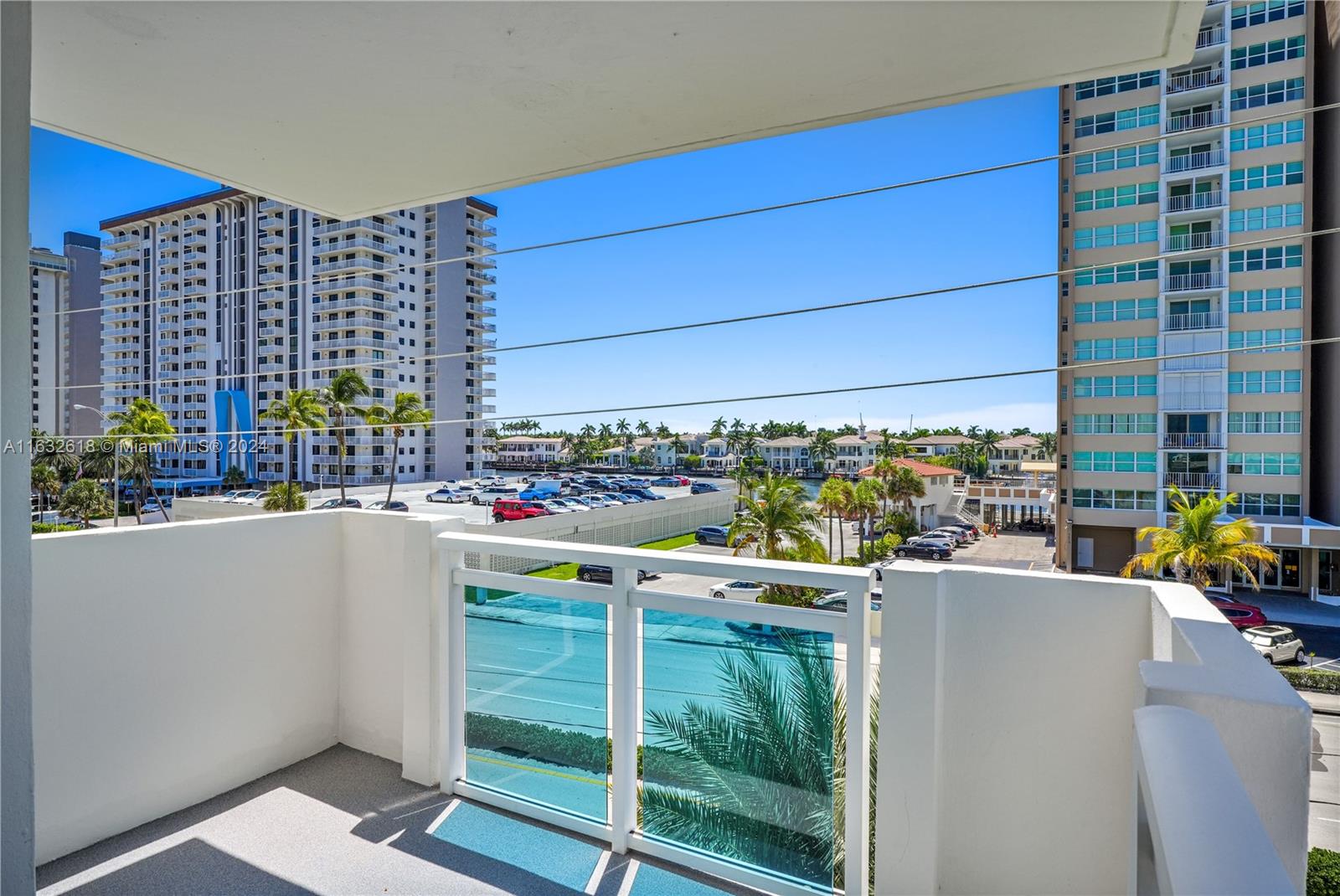 WELLINGTON TOWERS CONDO - Residential