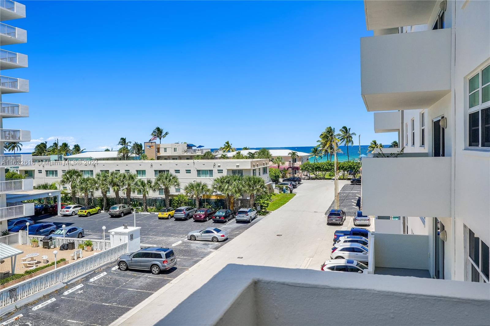 WELLINGTON TOWERS CONDO - Residential