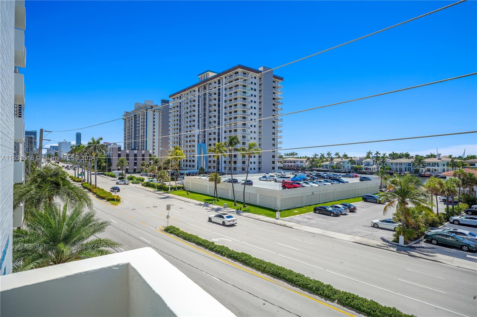 WELLINGTON TOWERS CONDO - Residential