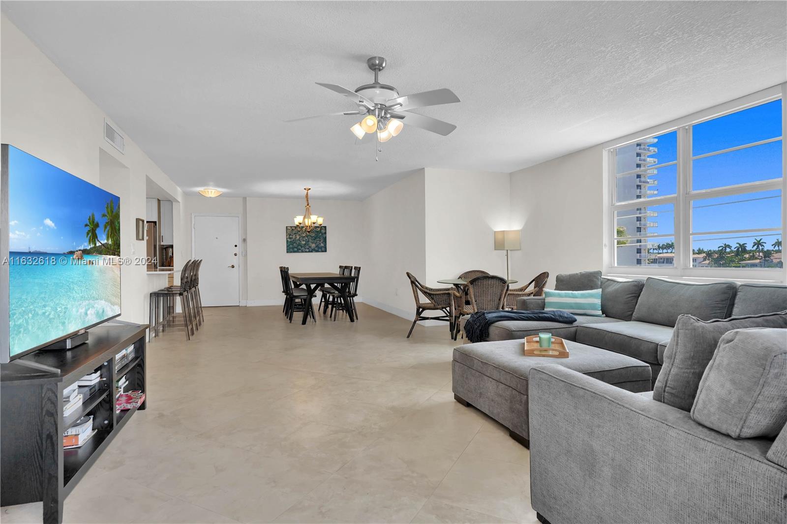 WELLINGTON TOWERS CONDO - Residential