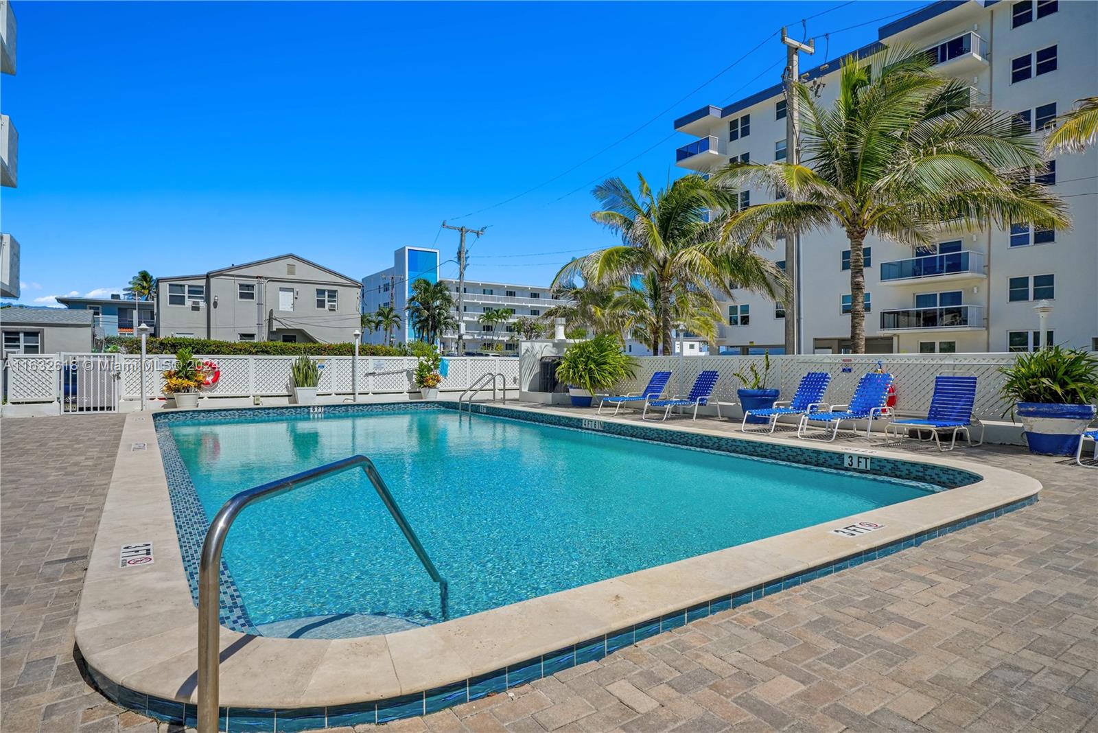 WELLINGTON TOWERS CONDO - Residential