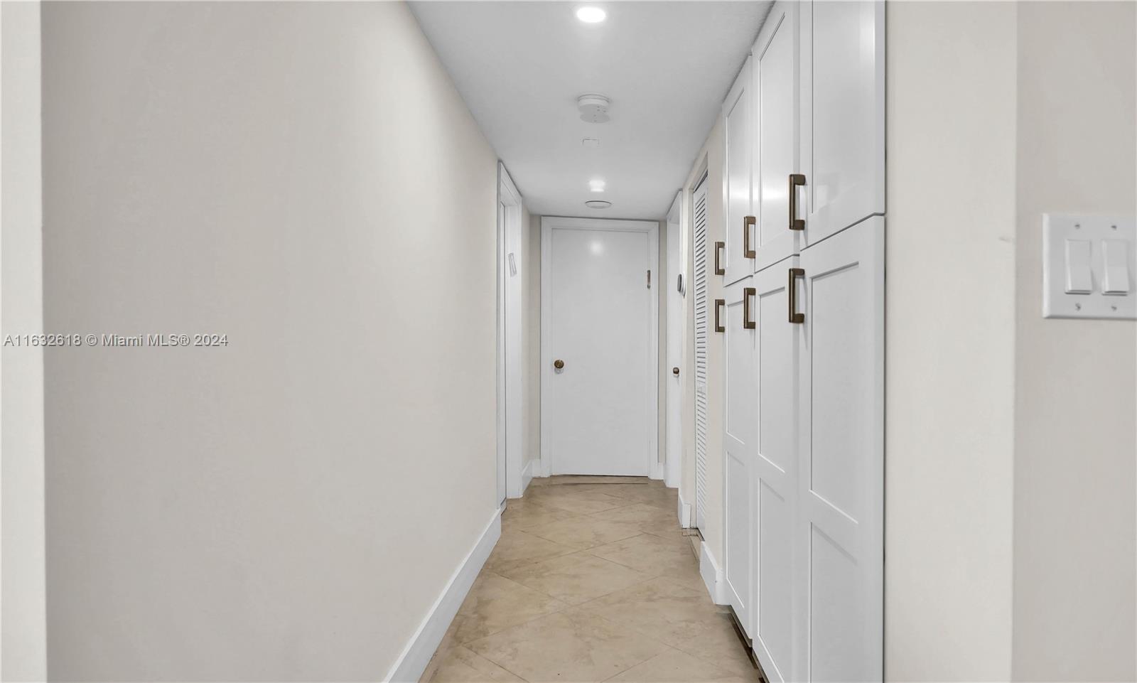 WELLINGTON TOWERS CONDO - Residential