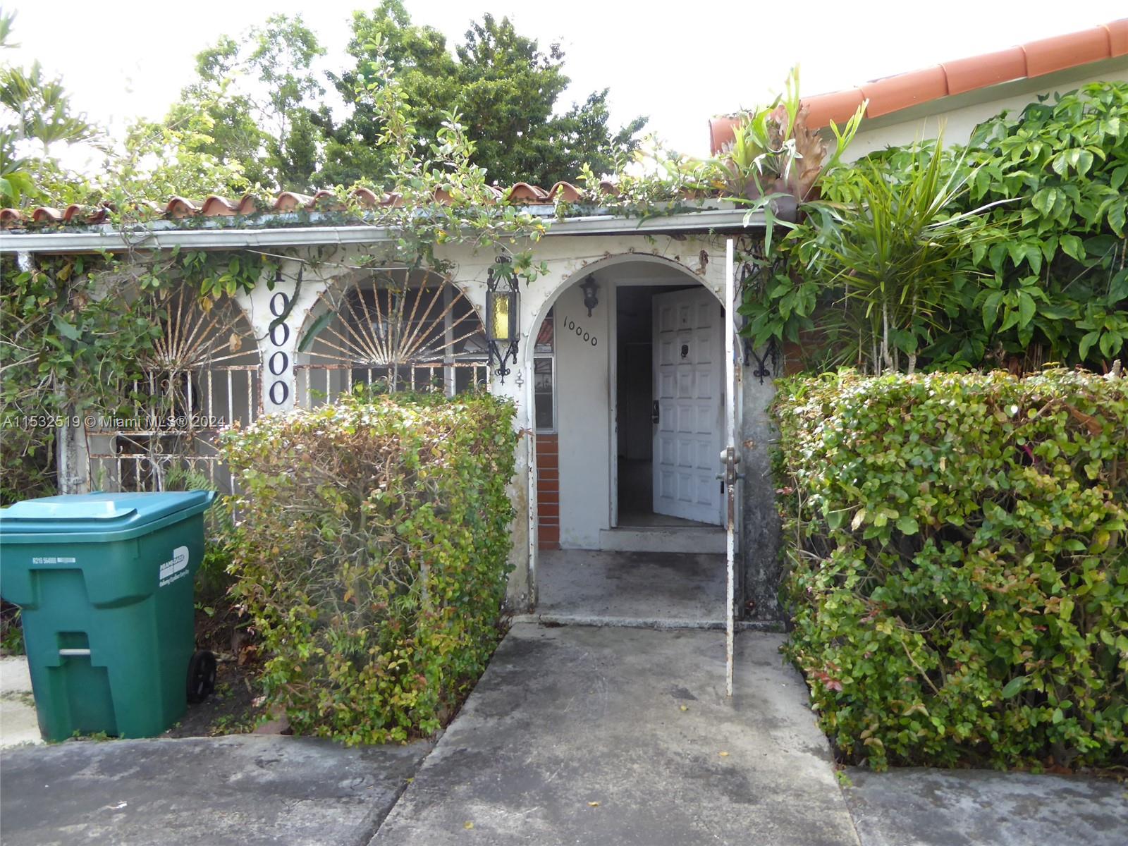 10000 Sw 4th St, Sweetwater, Miami-Dade County, Florida - 3 Bedrooms  
2 Bathrooms - 