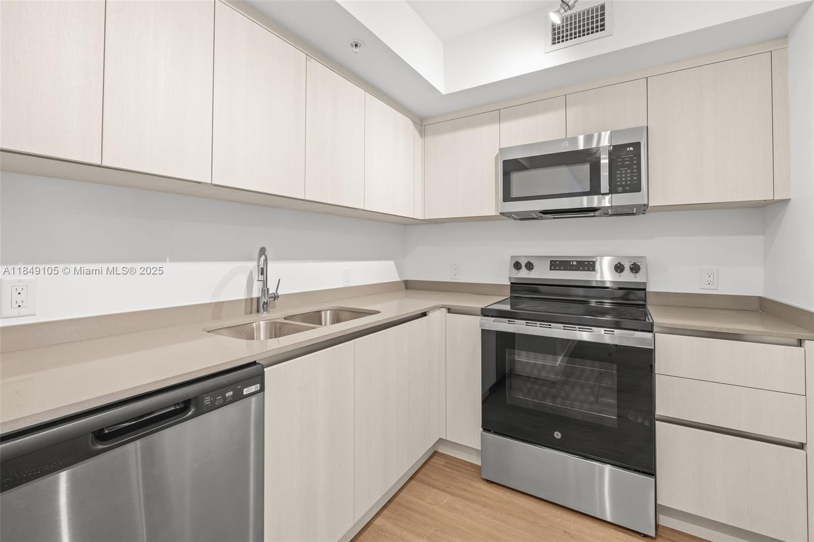 1500 Bay Rd M-1225