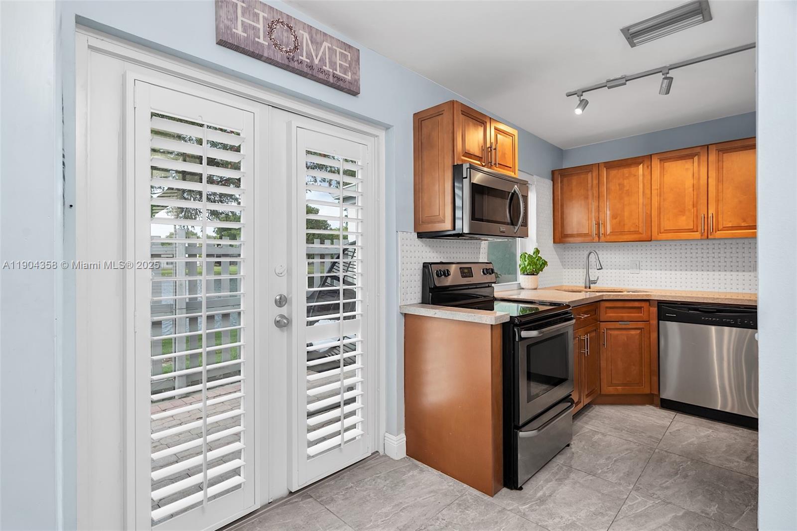 Country Isles - Residential