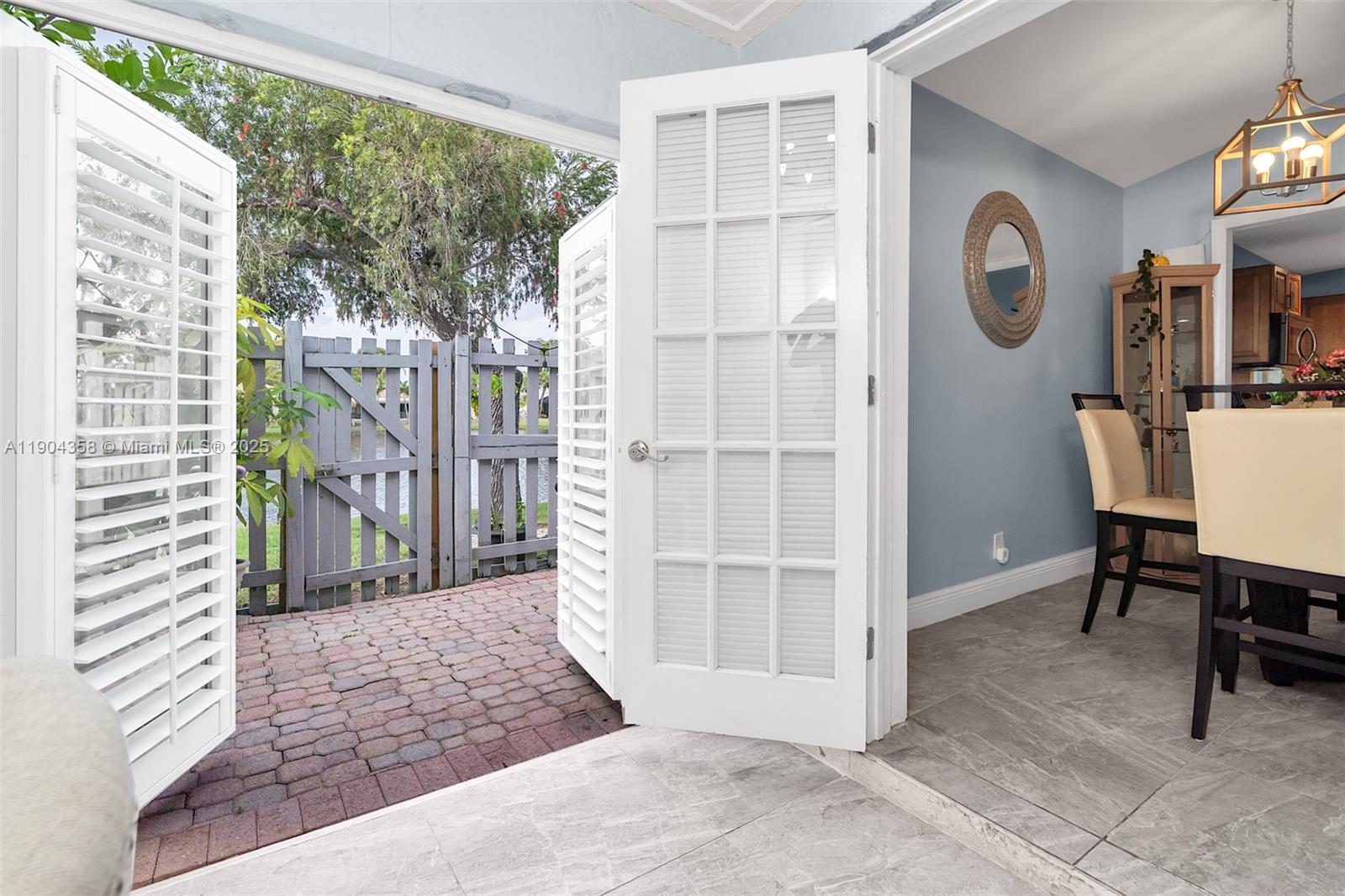 Country Isles - Residential