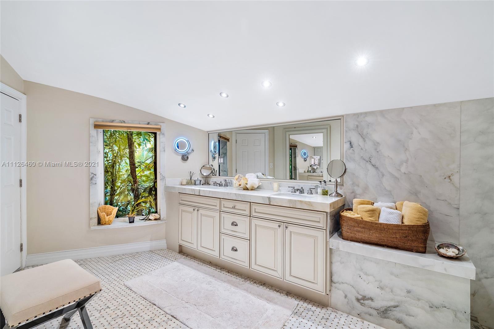 JUPITER ISLAND - Residential