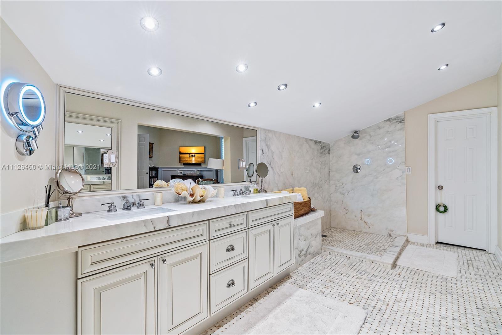 JUPITER ISLAND - Residential