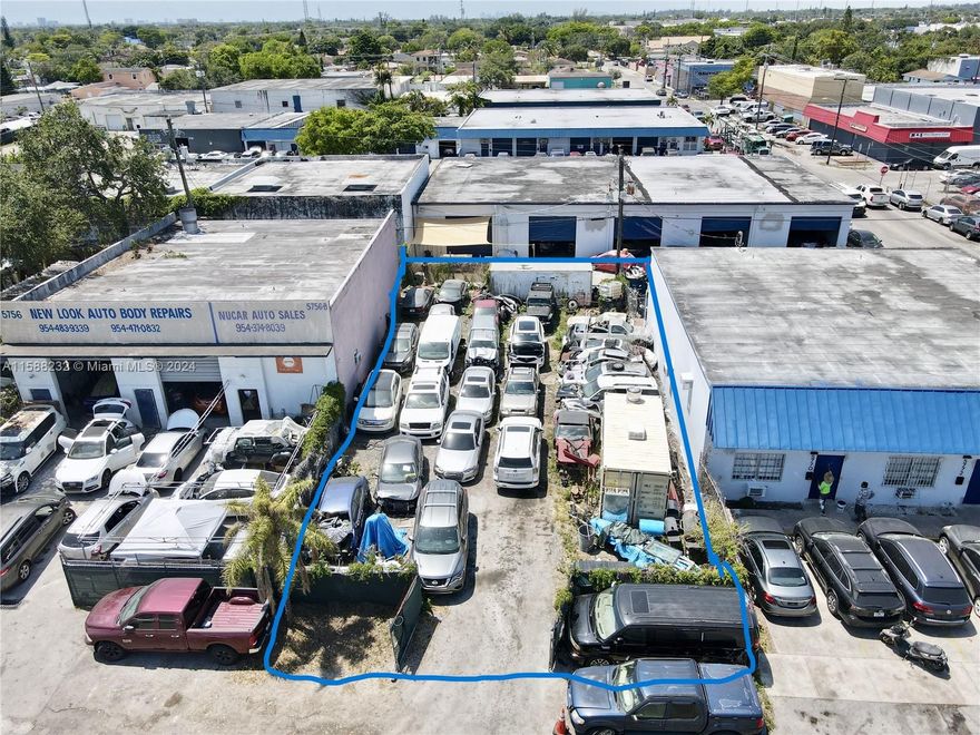 Rare find in the heart of Hollywood.Sorrounding by alot of businesses.  Property is zone for Hotel/Motel, Pawn shop,Office building,Warehouse ETC.  Property is close to all major highways. Owner will finance at 25% down.