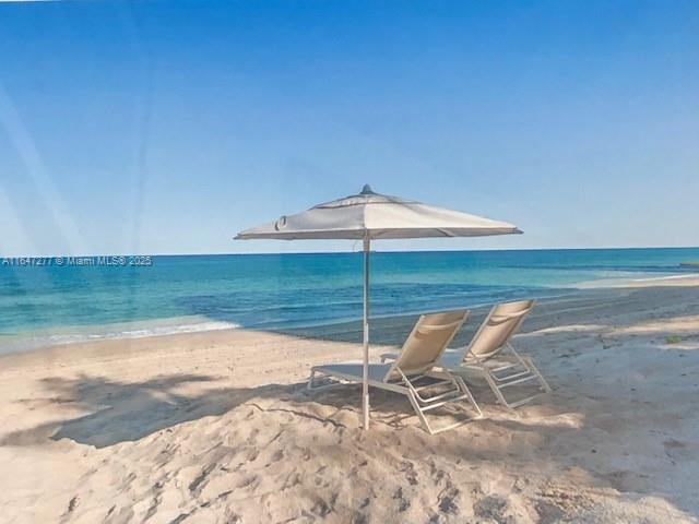 TEQUESTA TOWERS CONDO - Residential