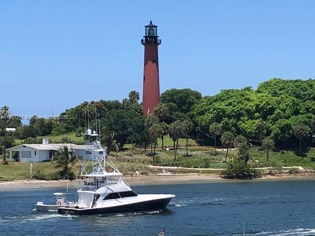 TEQUESTA TOWERS CONDO - Residential