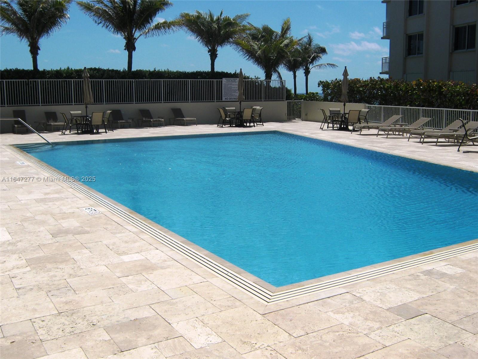 TEQUESTA TOWERS CONDO - Residential