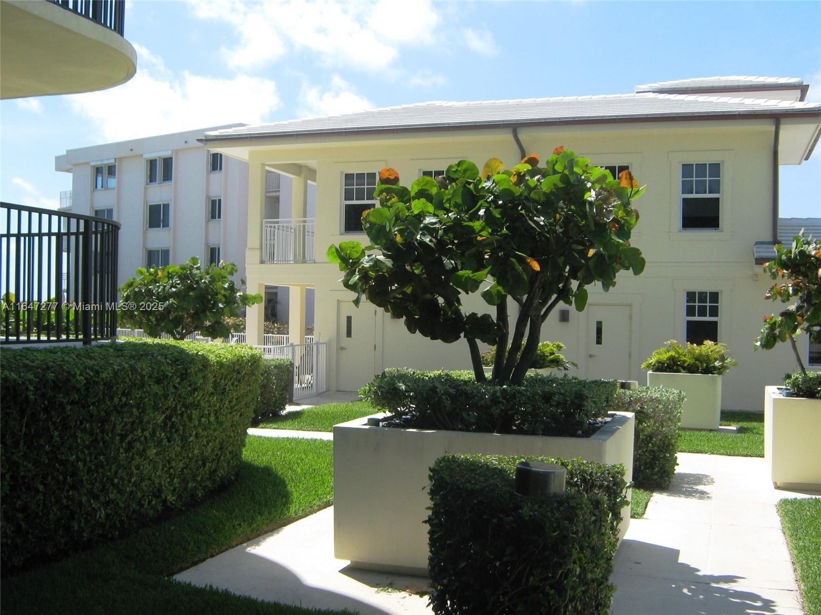 TEQUESTA TOWERS CONDO - Residential