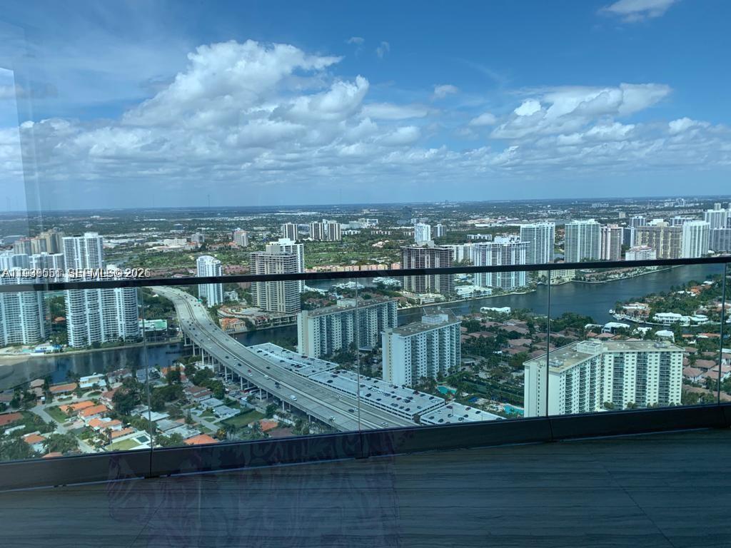 18975 Collins Ave 4705