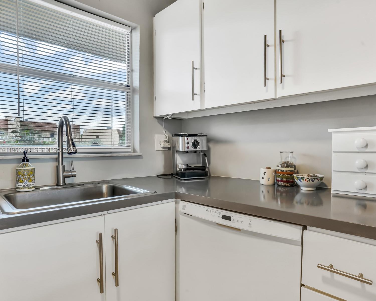 SUNRISE LAKES 84 CONDO - Residential