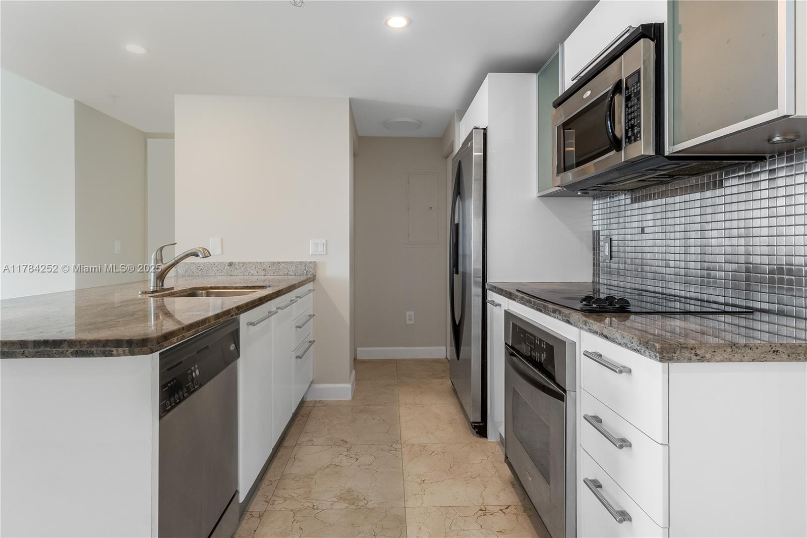 185 SW 7th St 4209