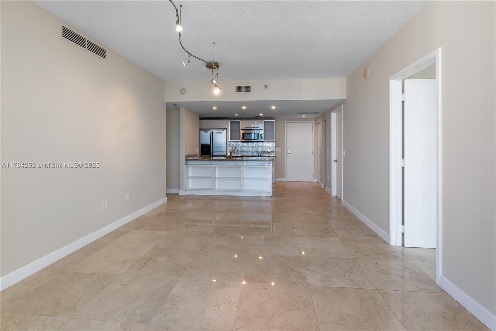 185 SW 7th St 4209