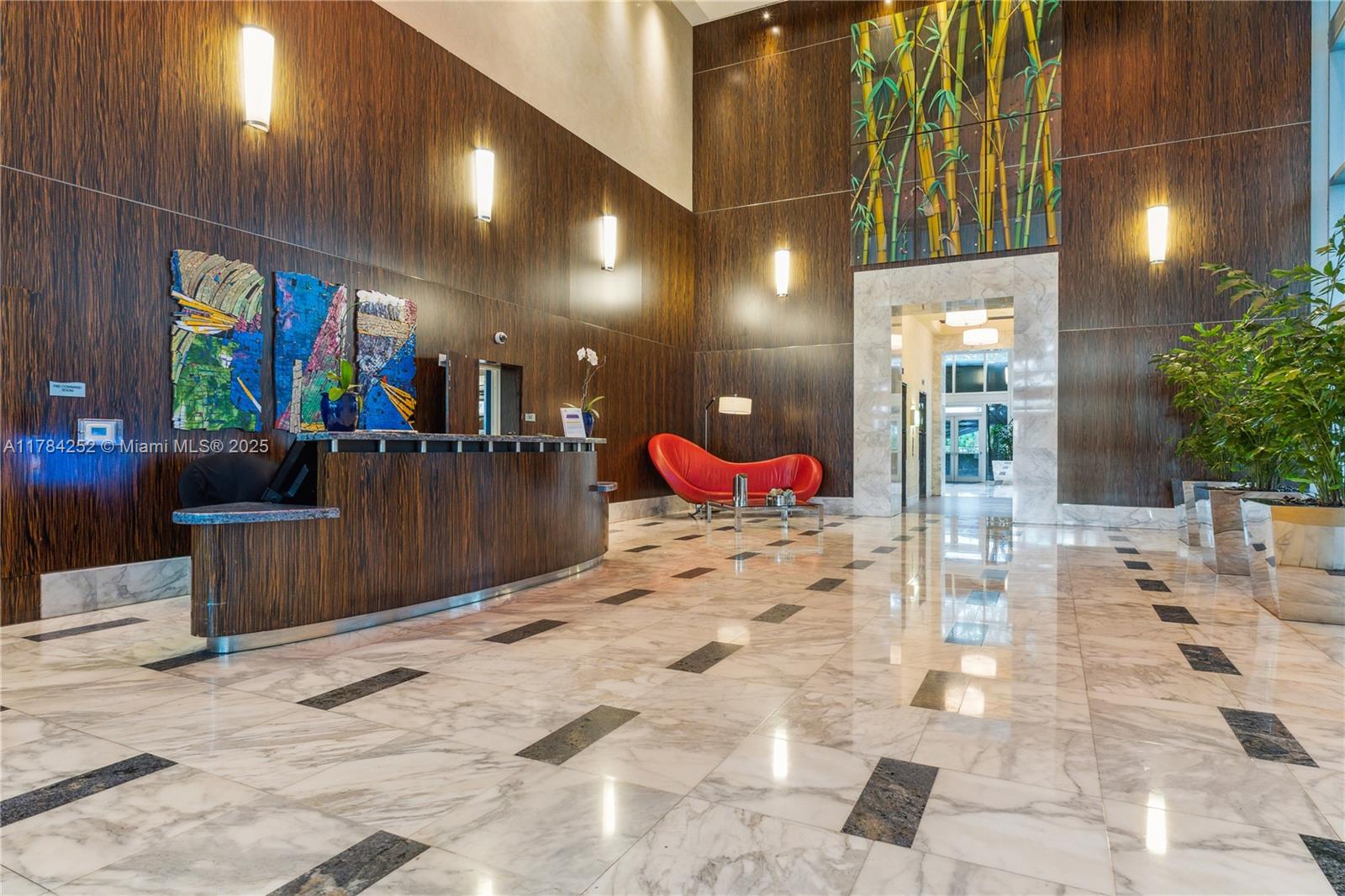 LATITUDE ON THE RIVER - Residential