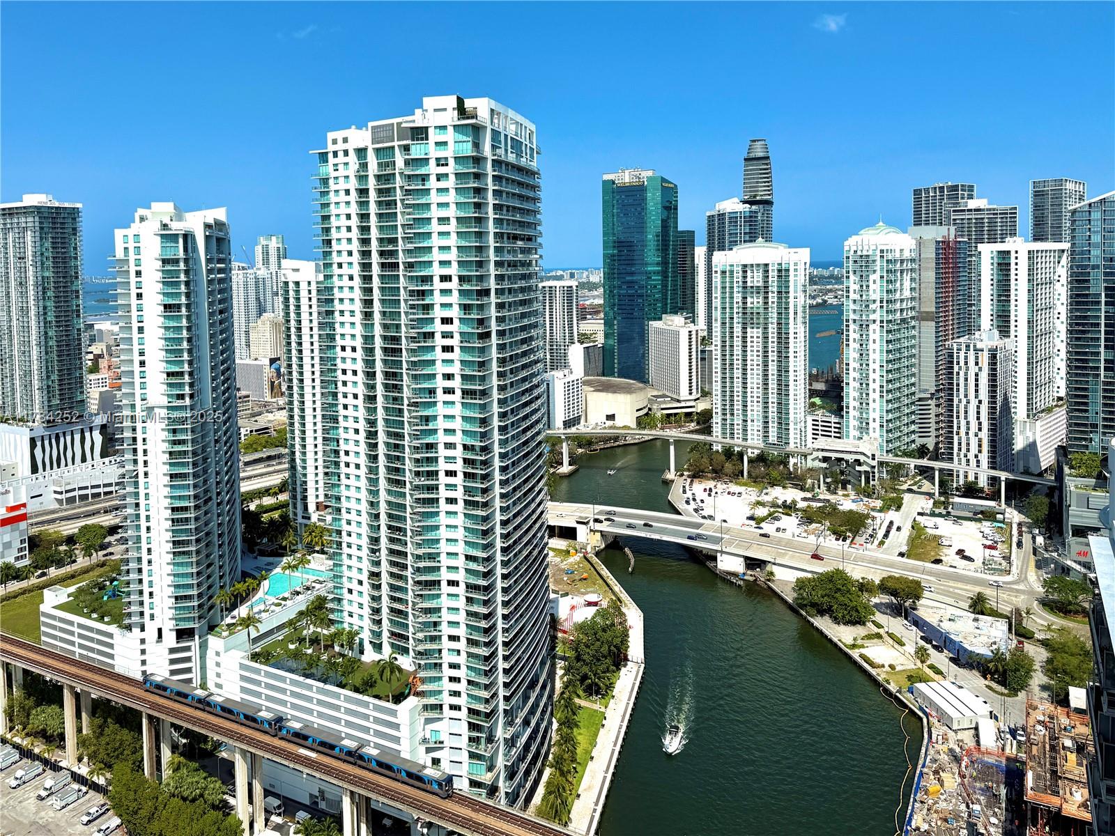 Property for Sale at 185 Sw 7th St 4209, Miami, Broward County, Florida - Bedrooms: 2 
Bathrooms: 3  - $615,000