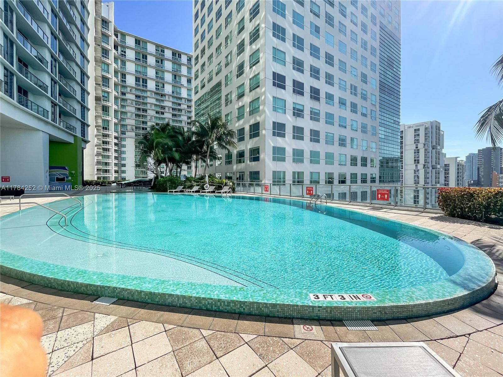 LATITUDE ON THE RIVER - Residential