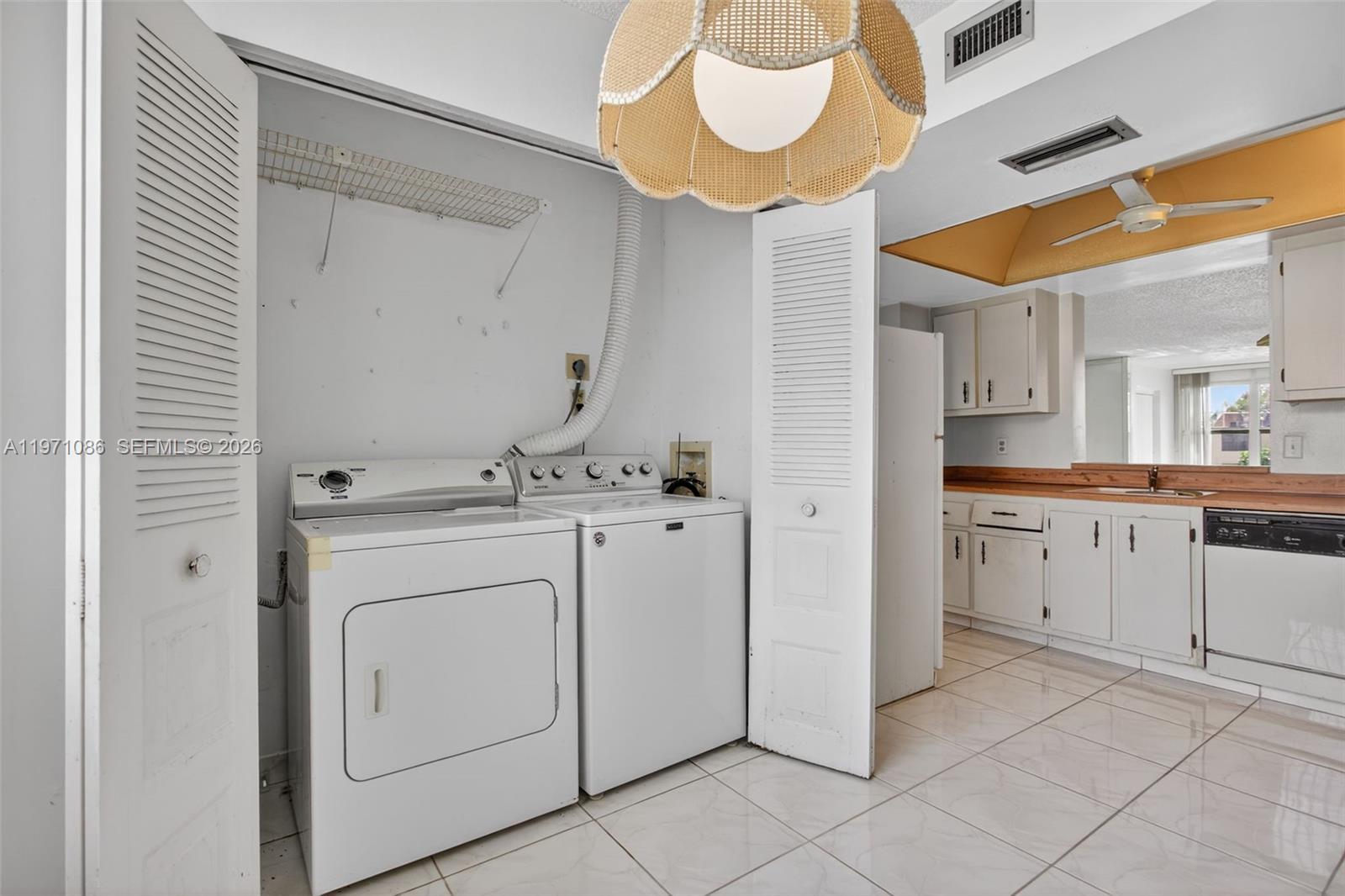 38 OF PALM SPRINGS 3 COND - Residential