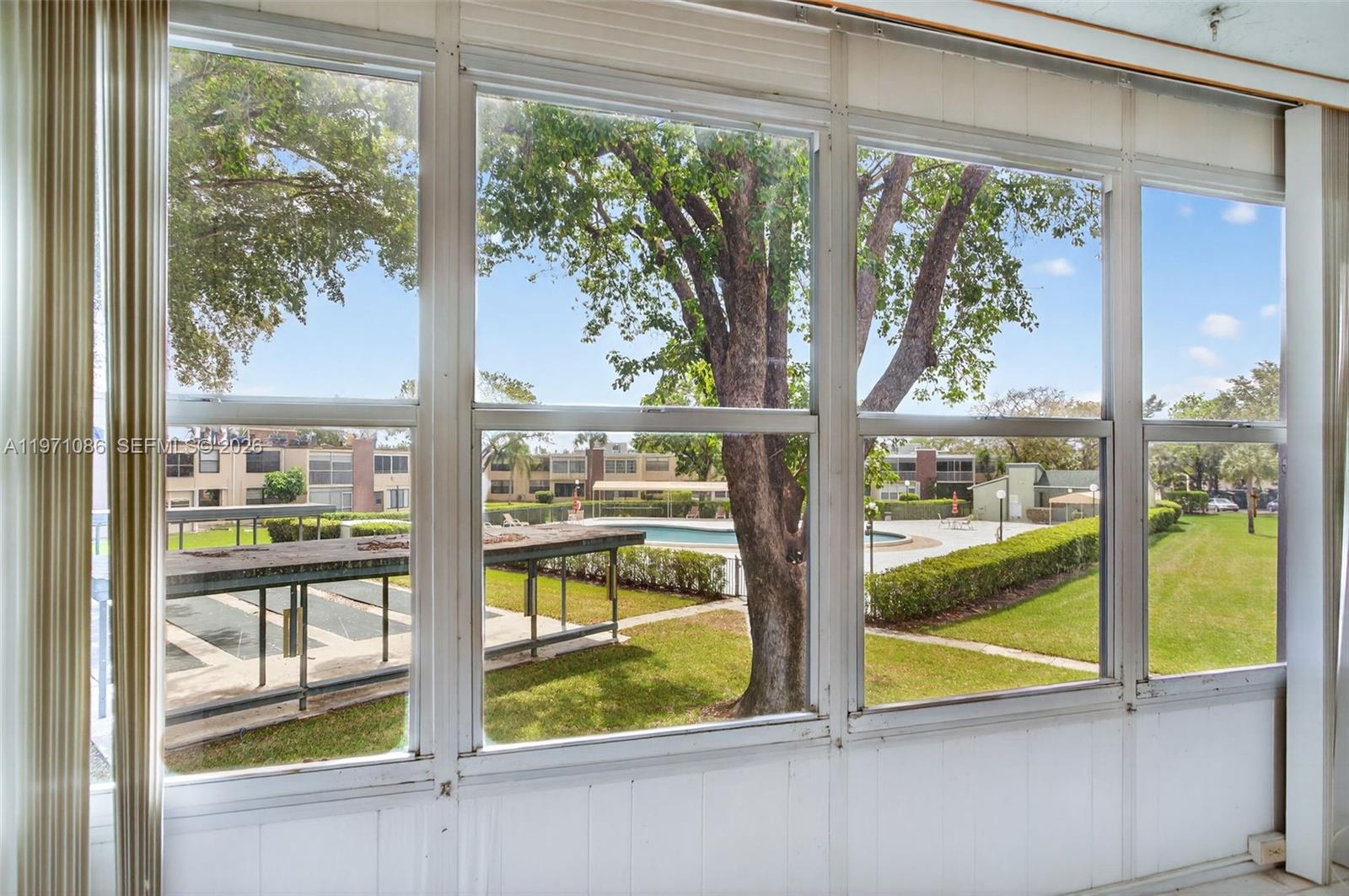 38 OF PALM SPRINGS 3 COND - Residential