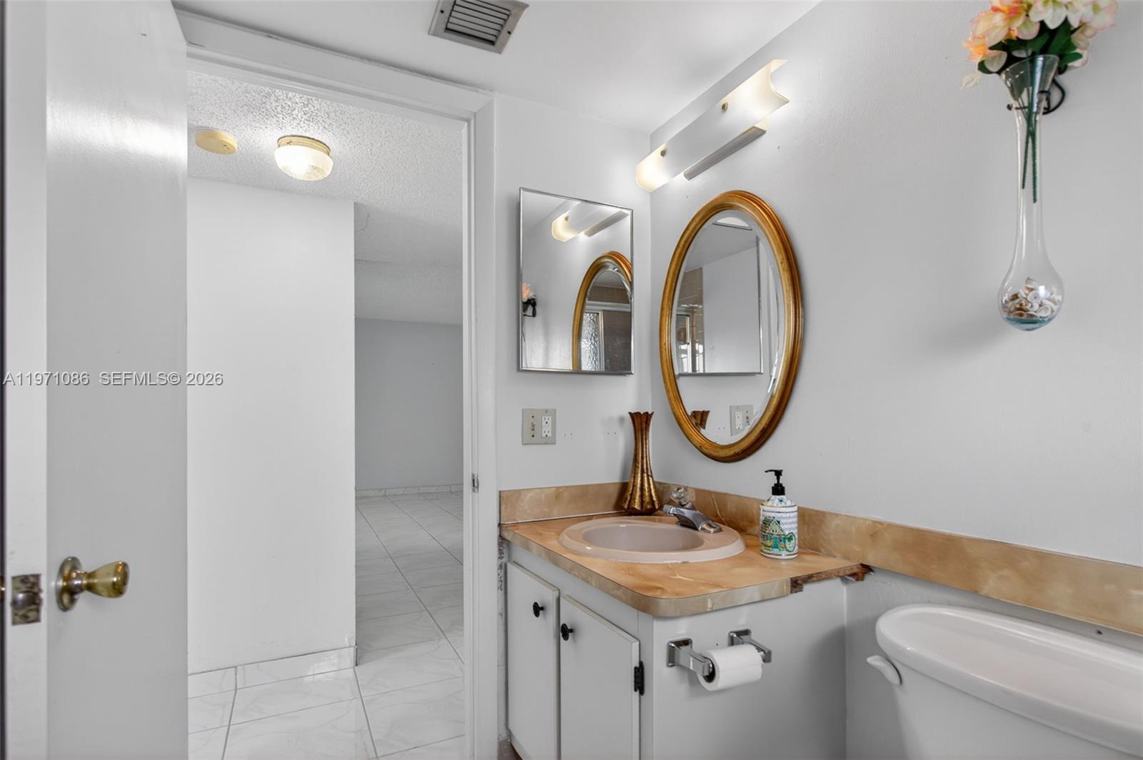 38 OF PALM SPRINGS 3 COND - Residential