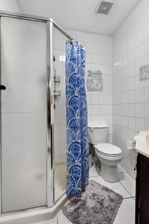 Tiny photo for 1440 N 68th Ave, Hollywood, FL 33024 (MLS # A12027098)