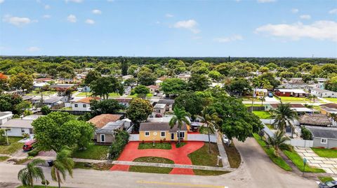 Tiny photo for 1440 N 68th Ave, Hollywood, FL 33024 (MLS # A12027098)