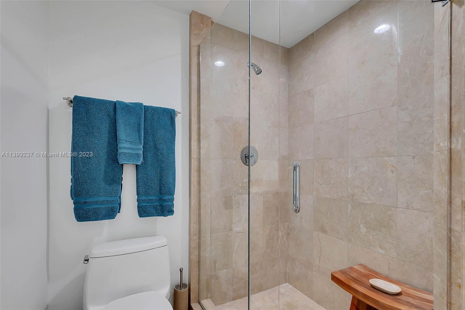 JADE RESIDENCES AT BRICKE - Residential