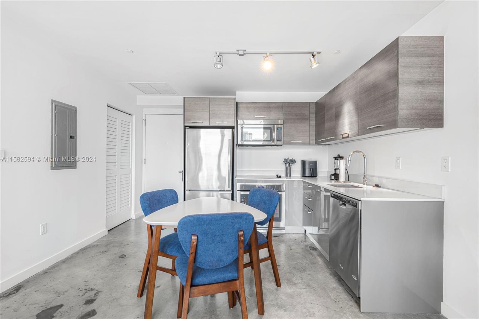 CENTRO CONDO - Residential