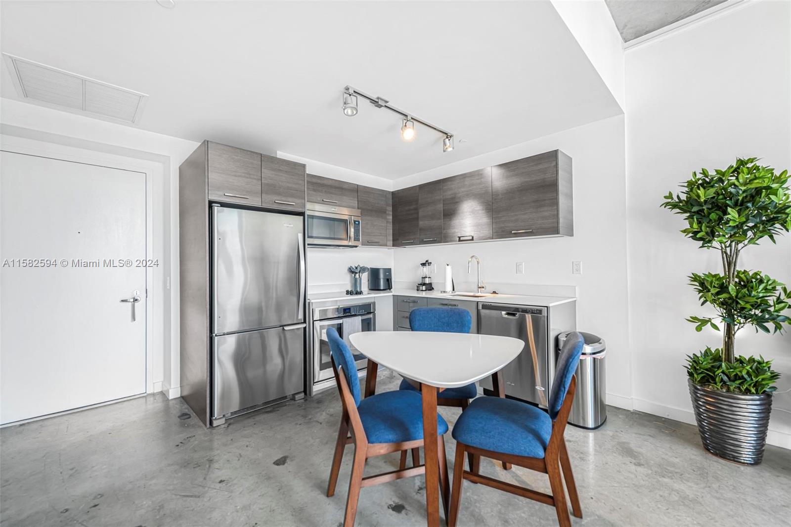 CENTRO CONDO - Residential