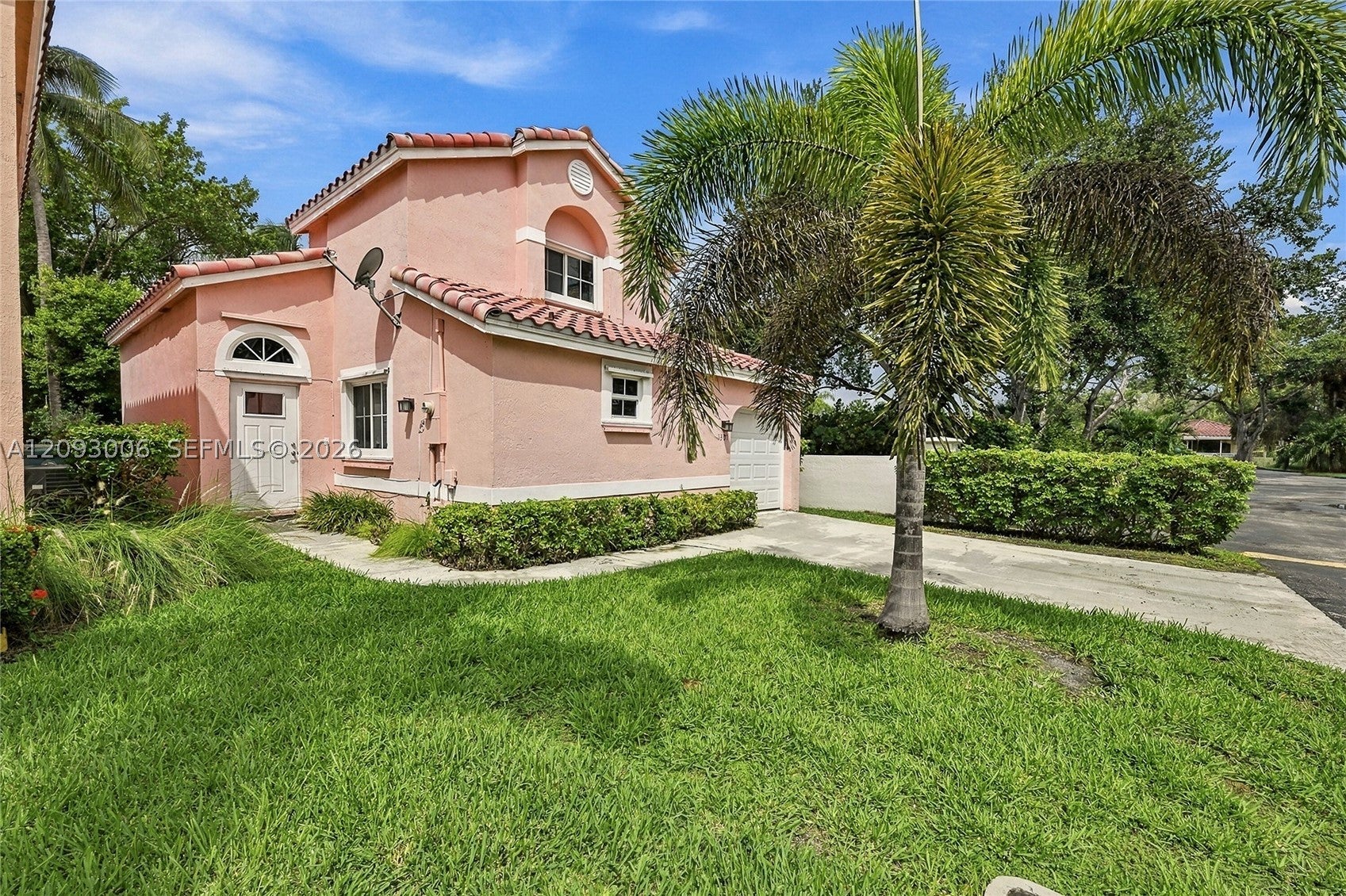 View photos, virtual tours, details... 1301 SE 5th Ct