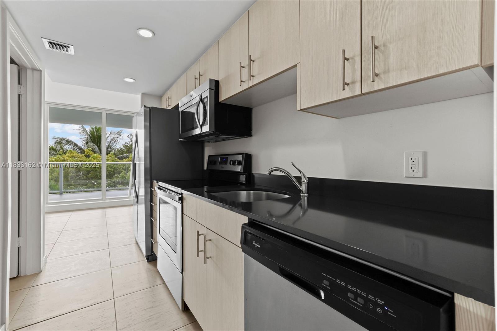 910 West Ave 0308