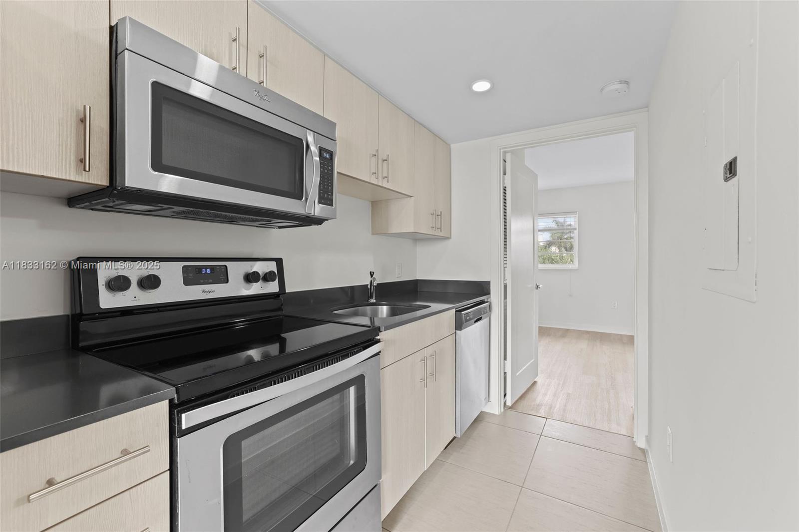910 West Ave 0308