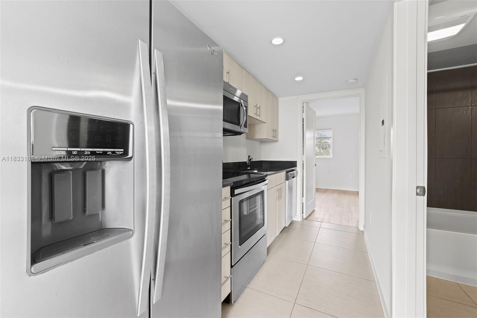 910 West Ave 0308