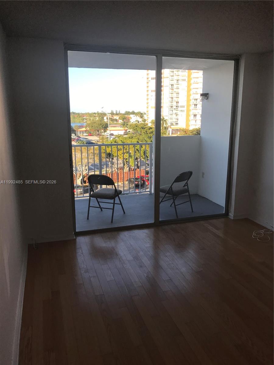 1200 NE Miami Gardens Dr 504W