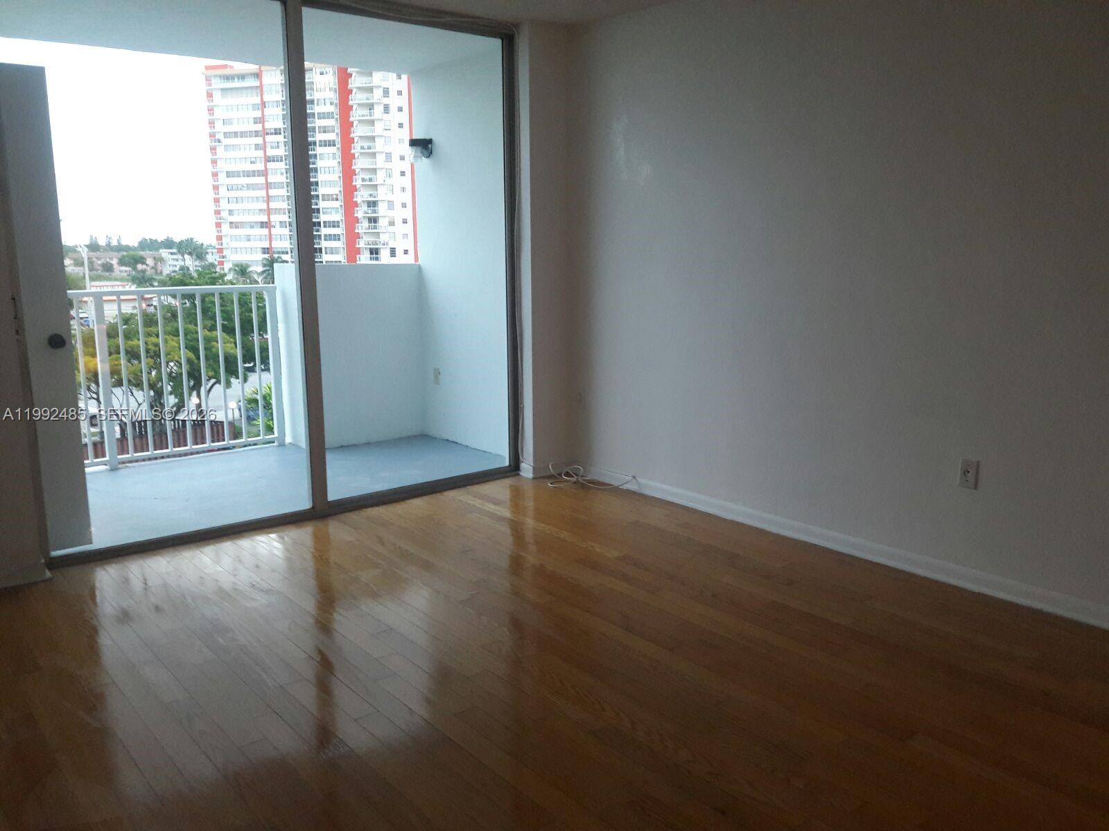 WILSHIRE CONDO - Residential Lease