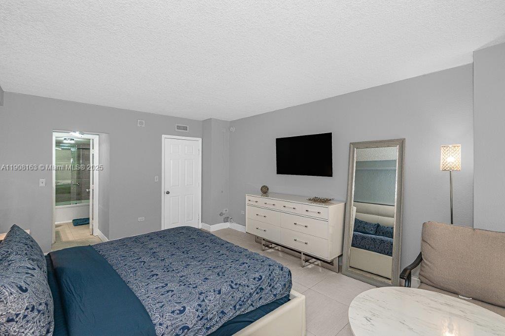 FLAMINGO SOUTH BEACH I CO - Residential Lease