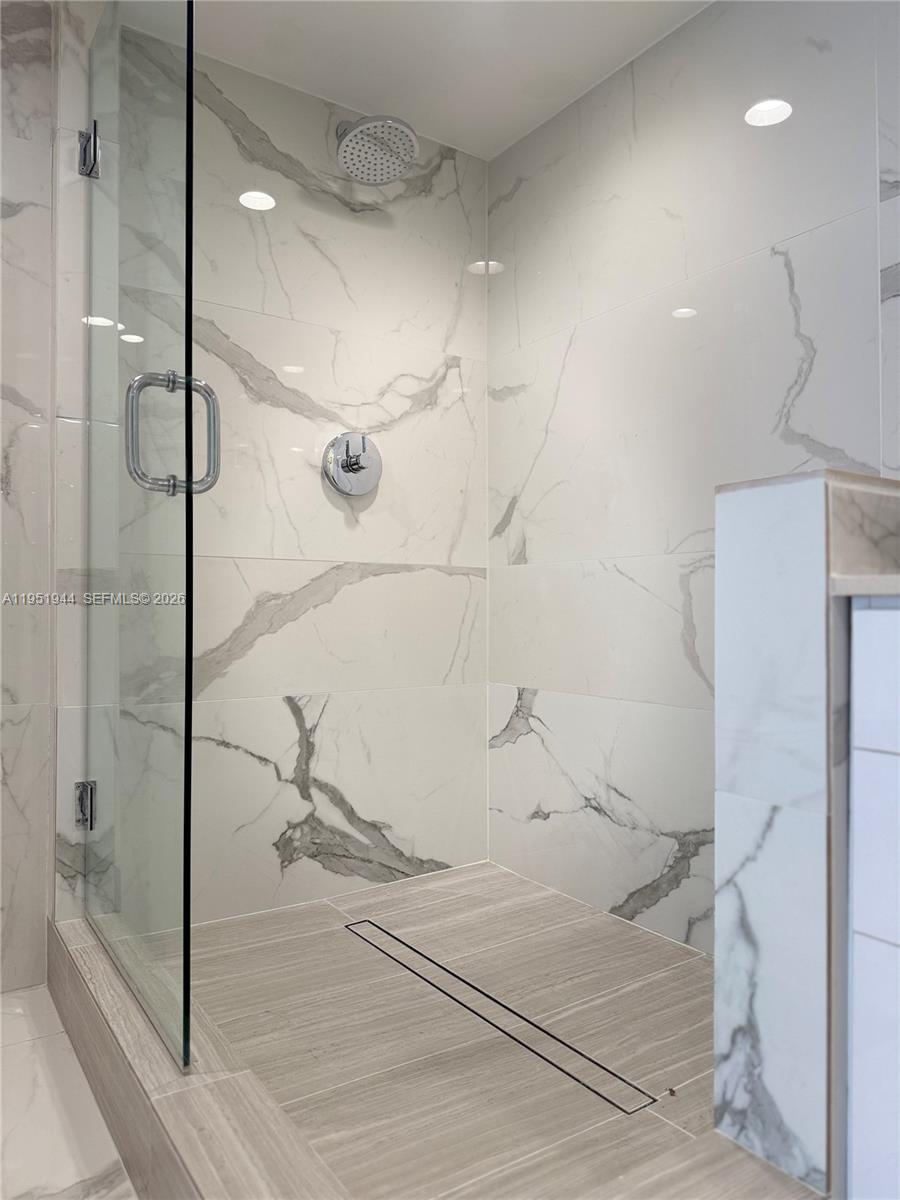 THE TOWERS OF QUAYSIDE - Residential