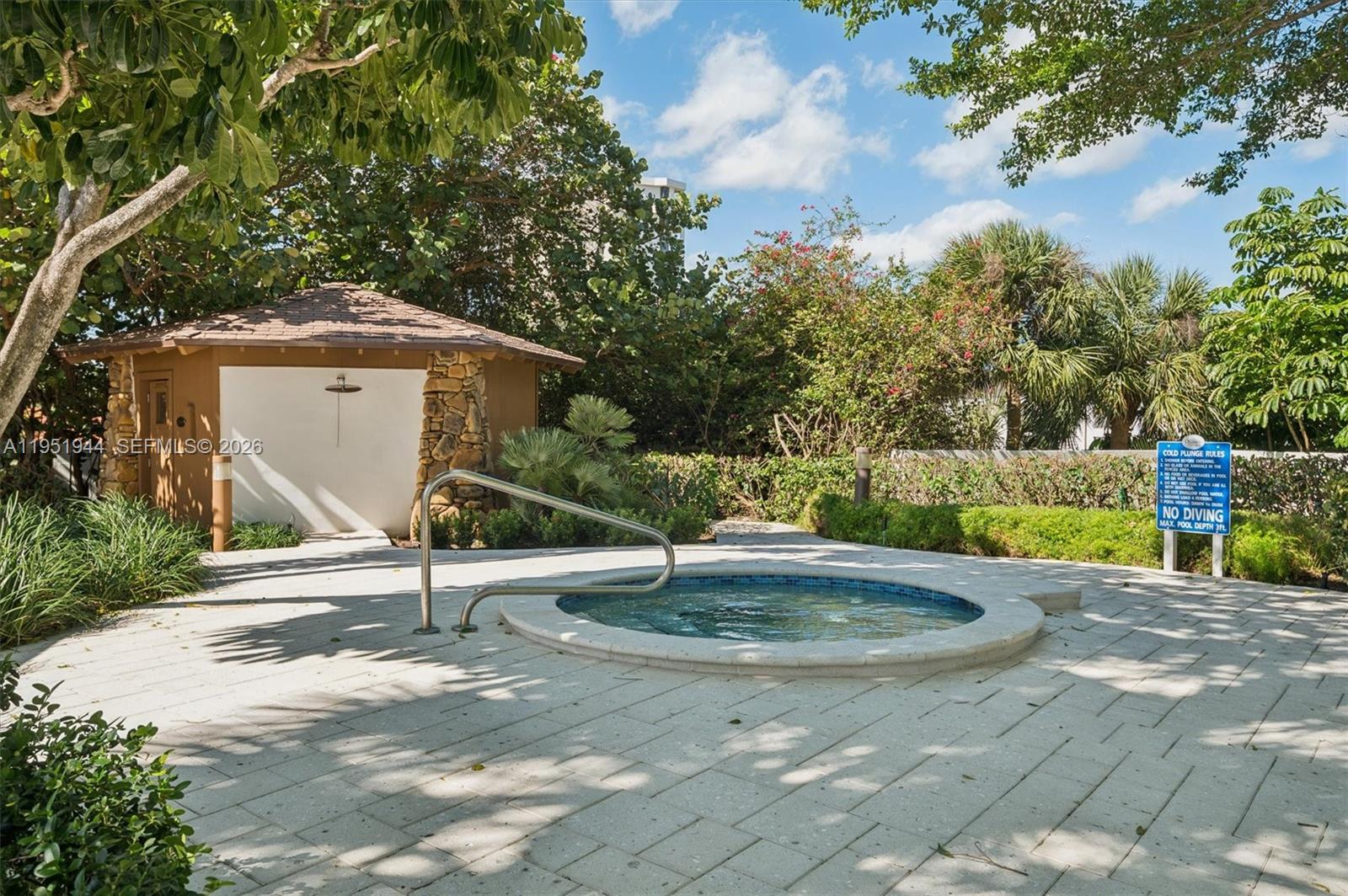 THE TOWERS OF QUAYSIDE CO - Residential