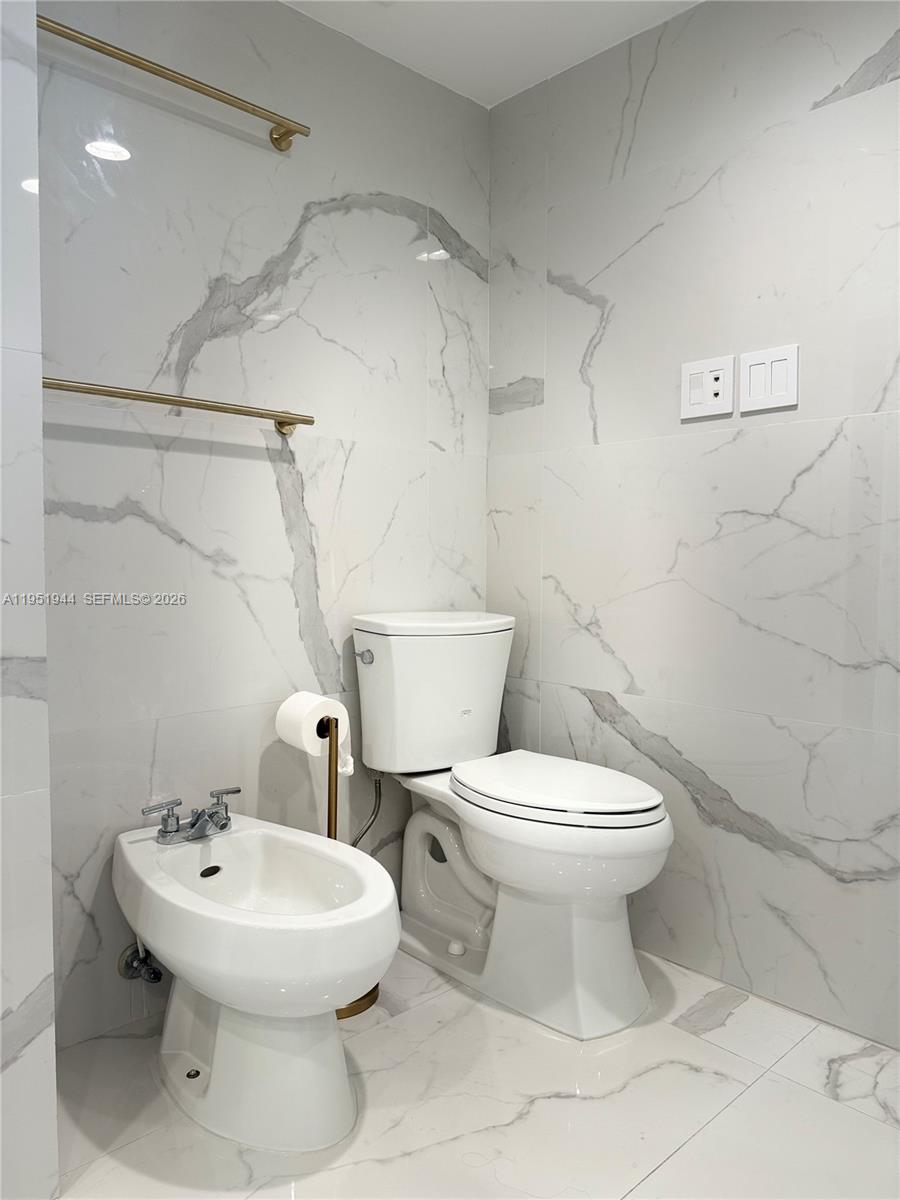 THE TOWERS OF QUAYSIDE - Residential