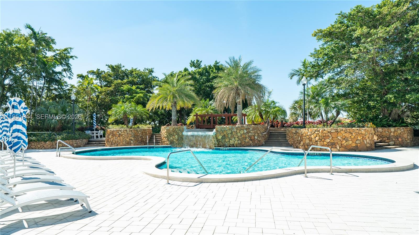 THE TOWERS OF QUAYSIDE CO - Residential