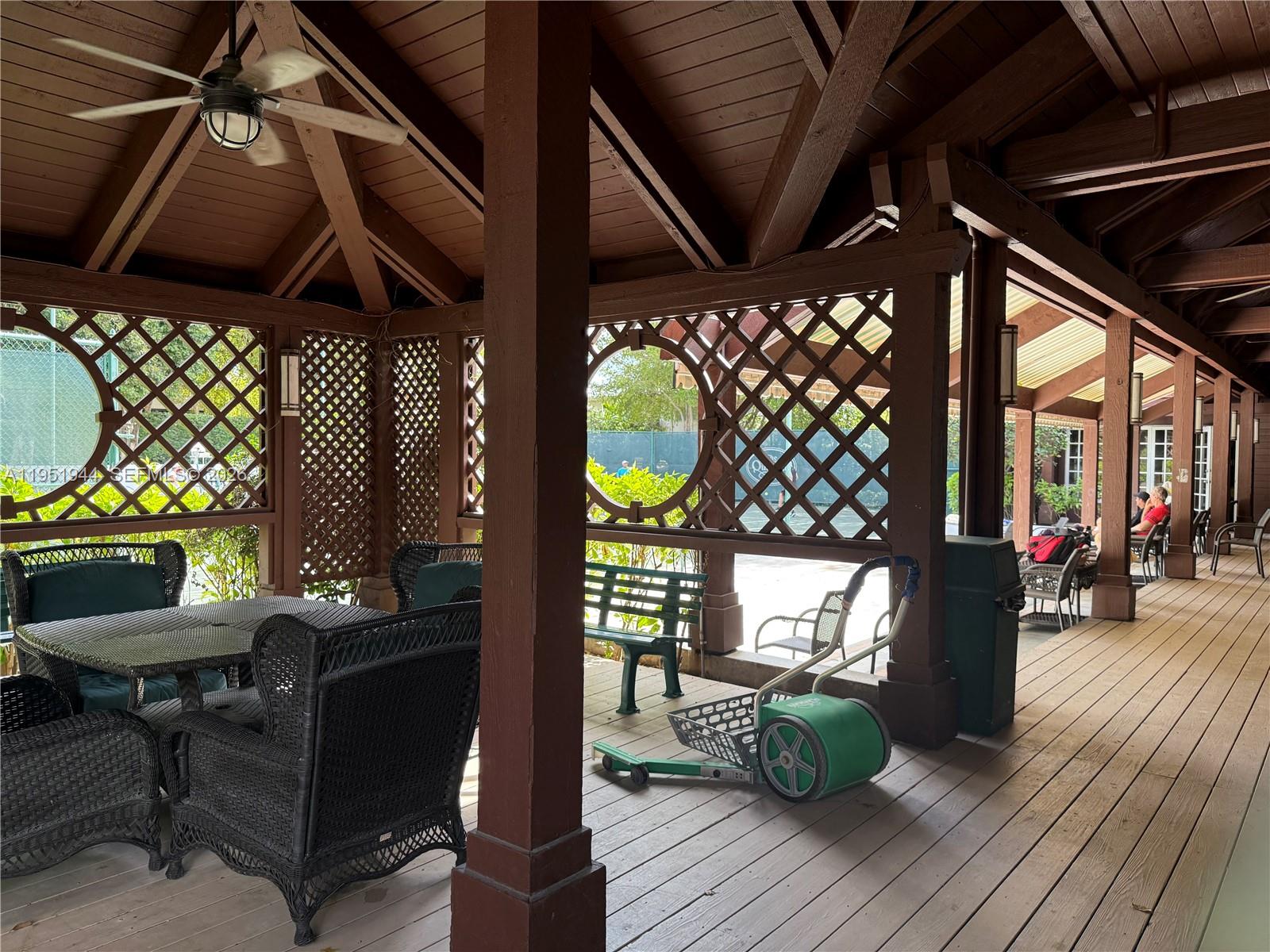 THE TOWERS OF QUAYSIDE - Residential